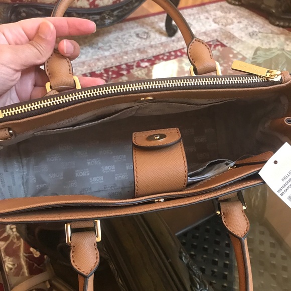 Authentic Michael kors handbag +wallet set - Picture 7 of 8